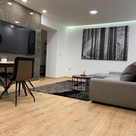 Black Apartment By Alex Rafael Zagreb Extérieur photo